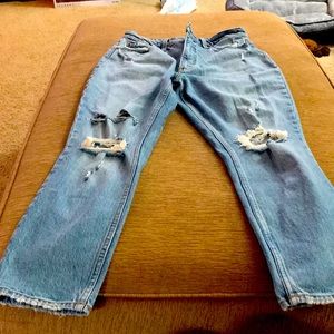 Brand new never worn Abercrombie and Fitch jeans high waisted.